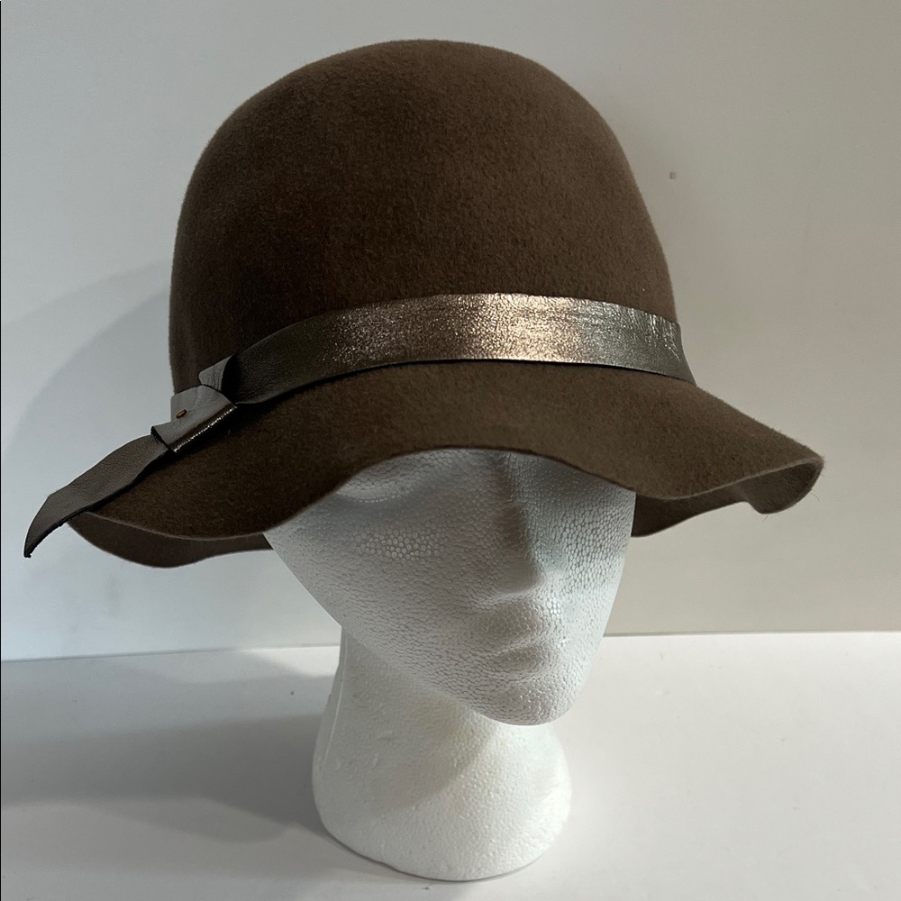 Gedney Elegant Brown Velvet Hat with Leather Style Metallic Band